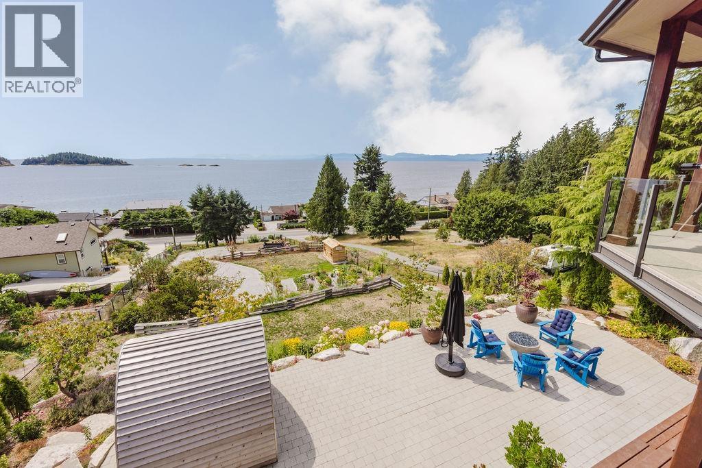 6889 ISLAND VIEW ROAD, Sechelt