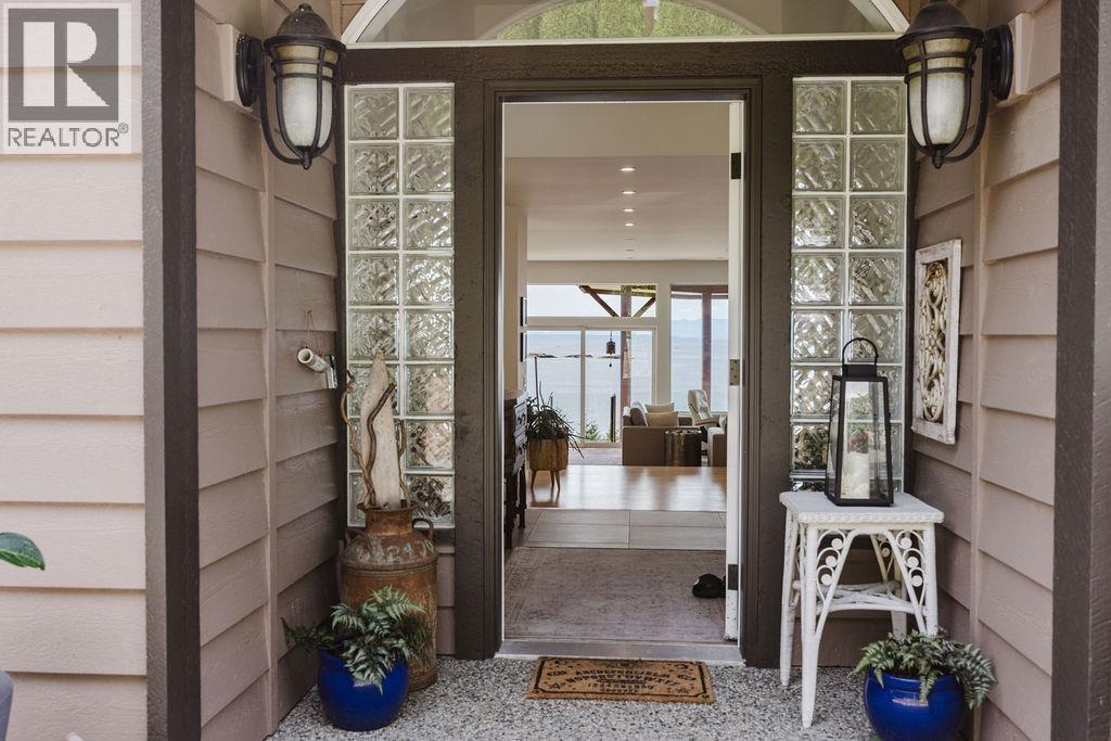 6889 ISLAND VIEW ROAD — photo 3