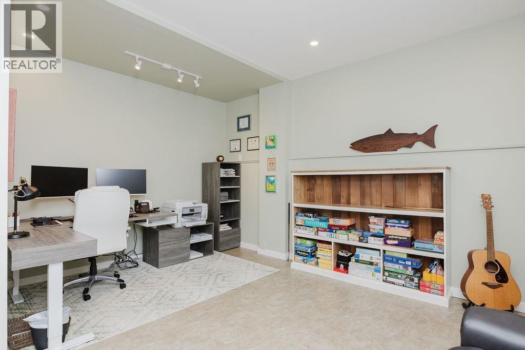 6889 ISLAND VIEW ROAD, Sechelt