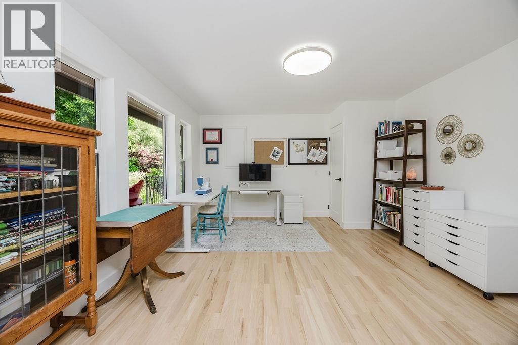 6889 ISLAND VIEW ROAD, Sechelt