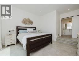6889 Island View Road, Sechelt, BC V7Z0T2 Photo 18