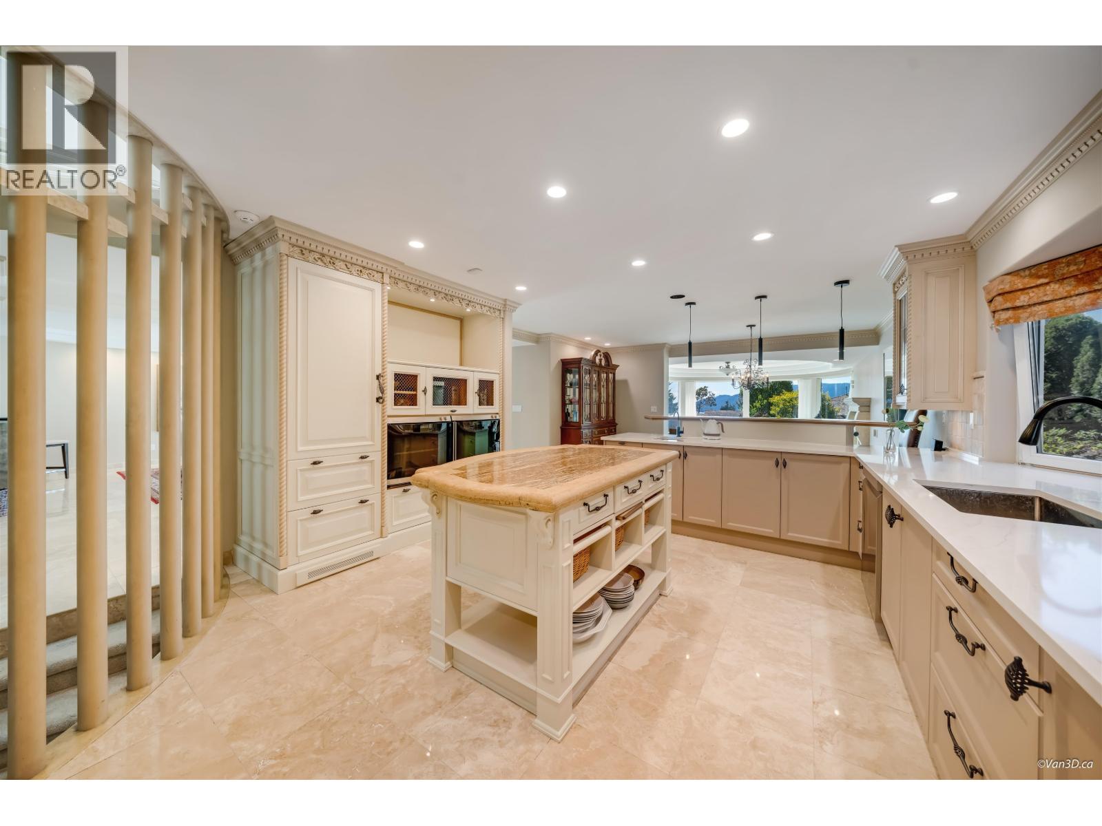 5387 WESTHAVEN WYND, West Vancouver