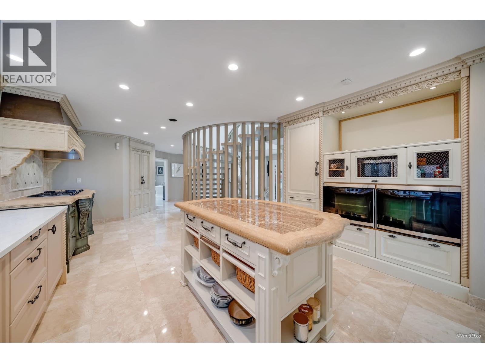 5387 WESTHAVEN WYND, West Vancouver