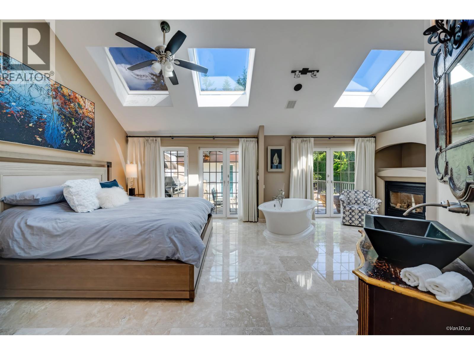 5387 WESTHAVEN WYND, West Vancouver