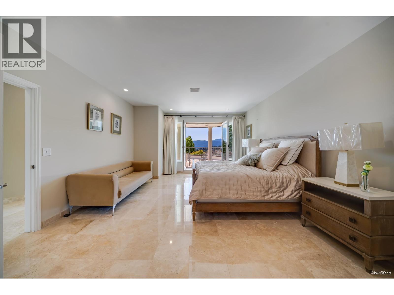 5387 WESTHAVEN WYND, West Vancouver