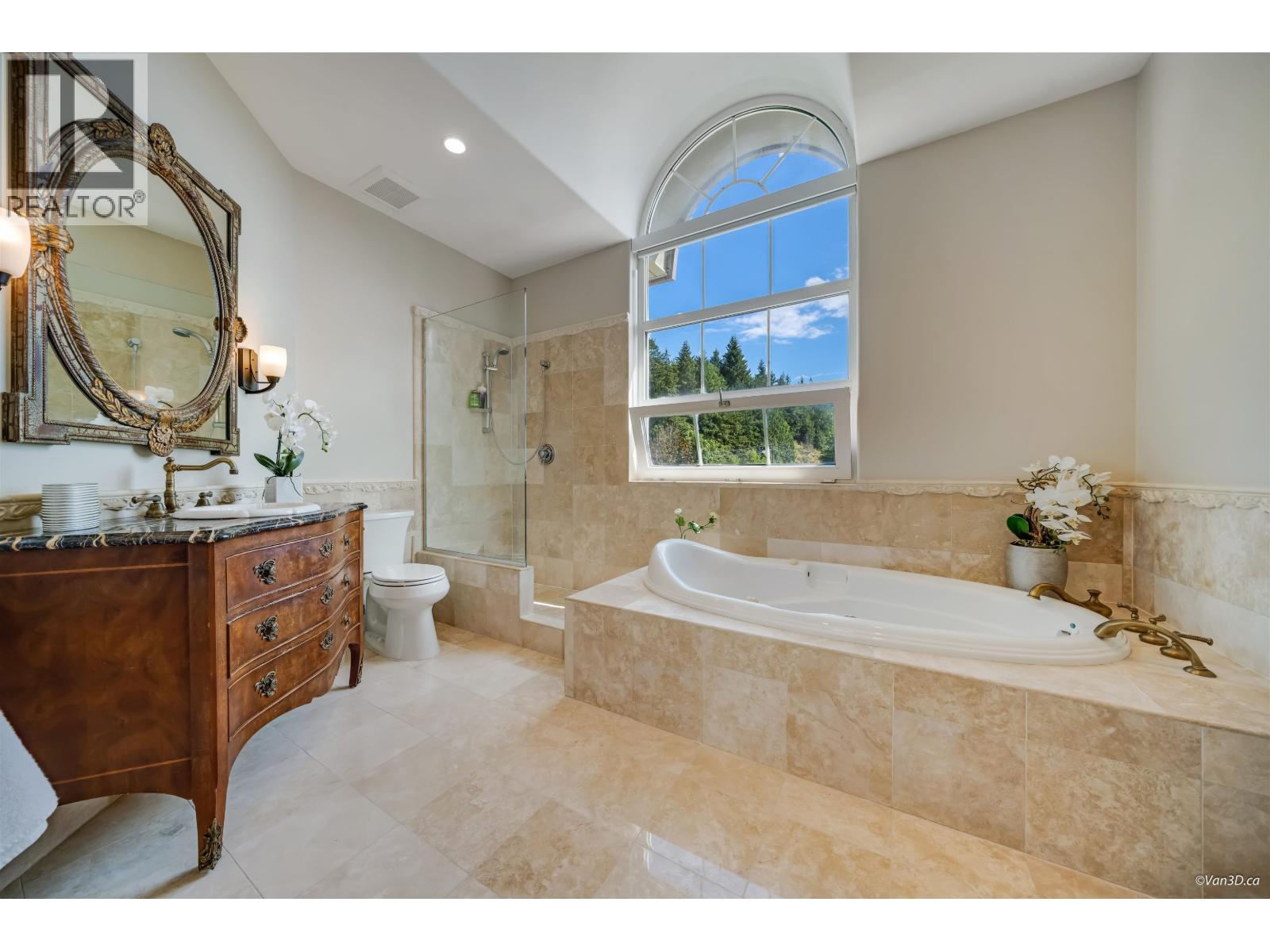 5387 WESTHAVEN WYND, West Vancouver