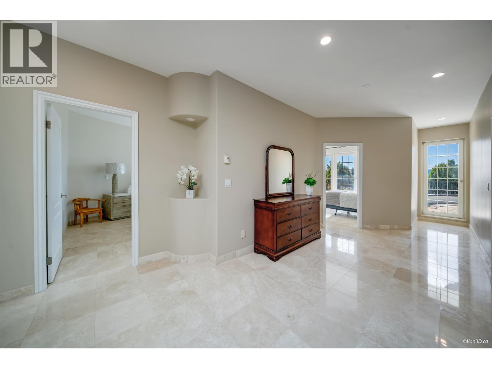 5387 WESTHAVEN WYND, West Vancouver