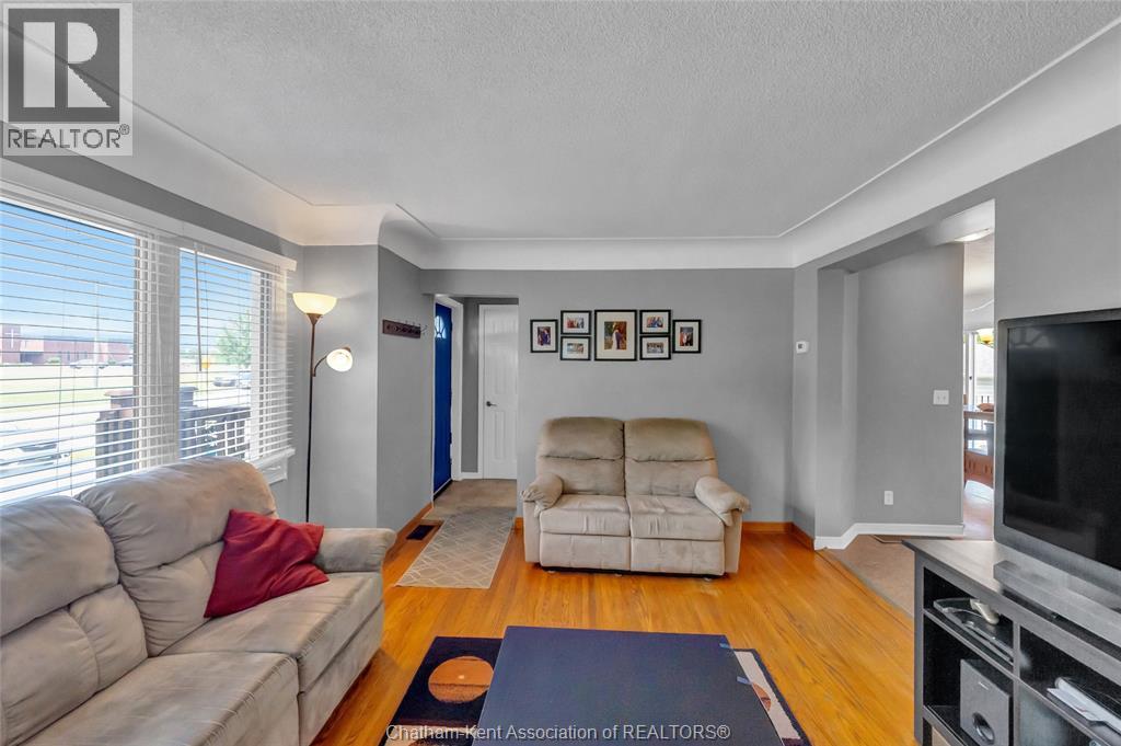 94 Dundas STREET - 10