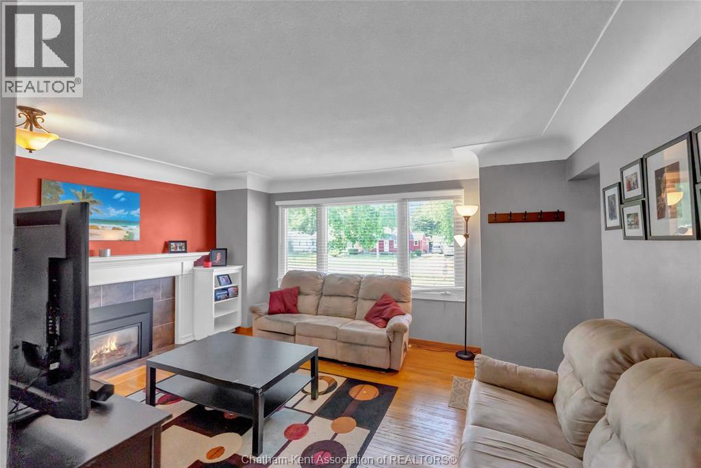 94 Dundas STREET - 12