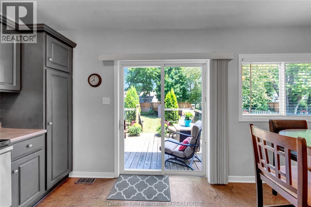 94 Dundas STREET - 23