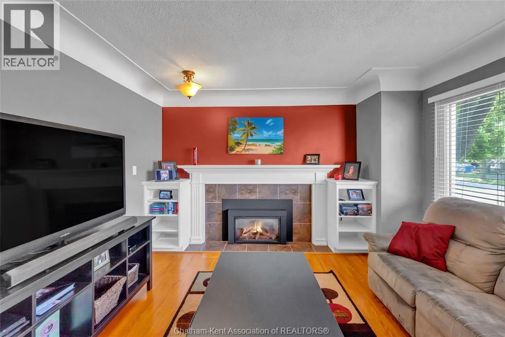 94 Dundas STREET - 9