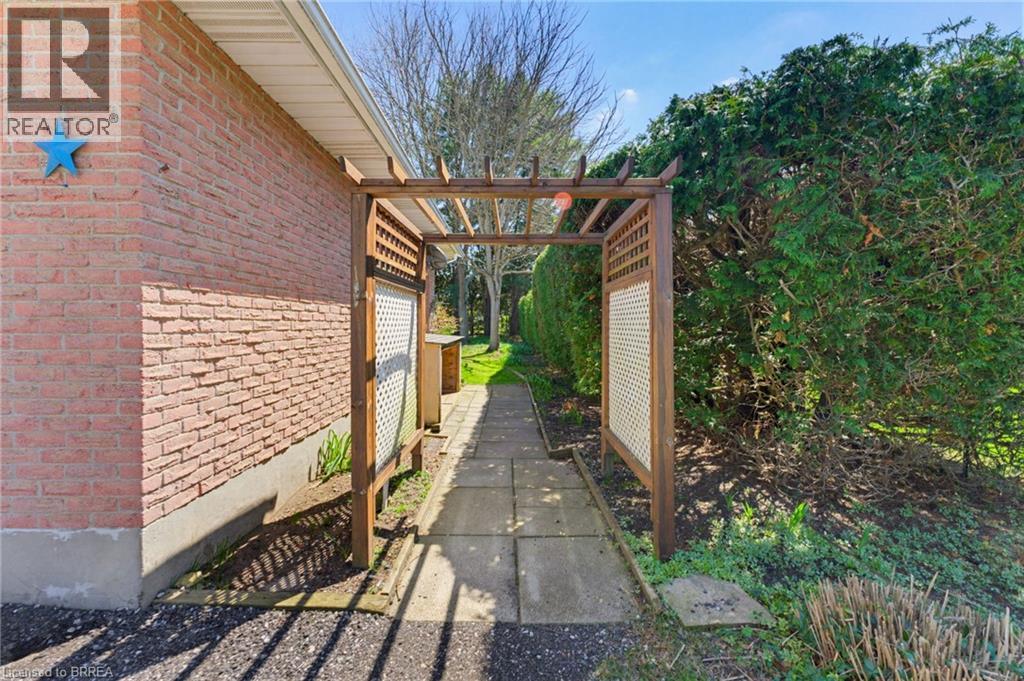 65 LYNDHURST Avenue - 25