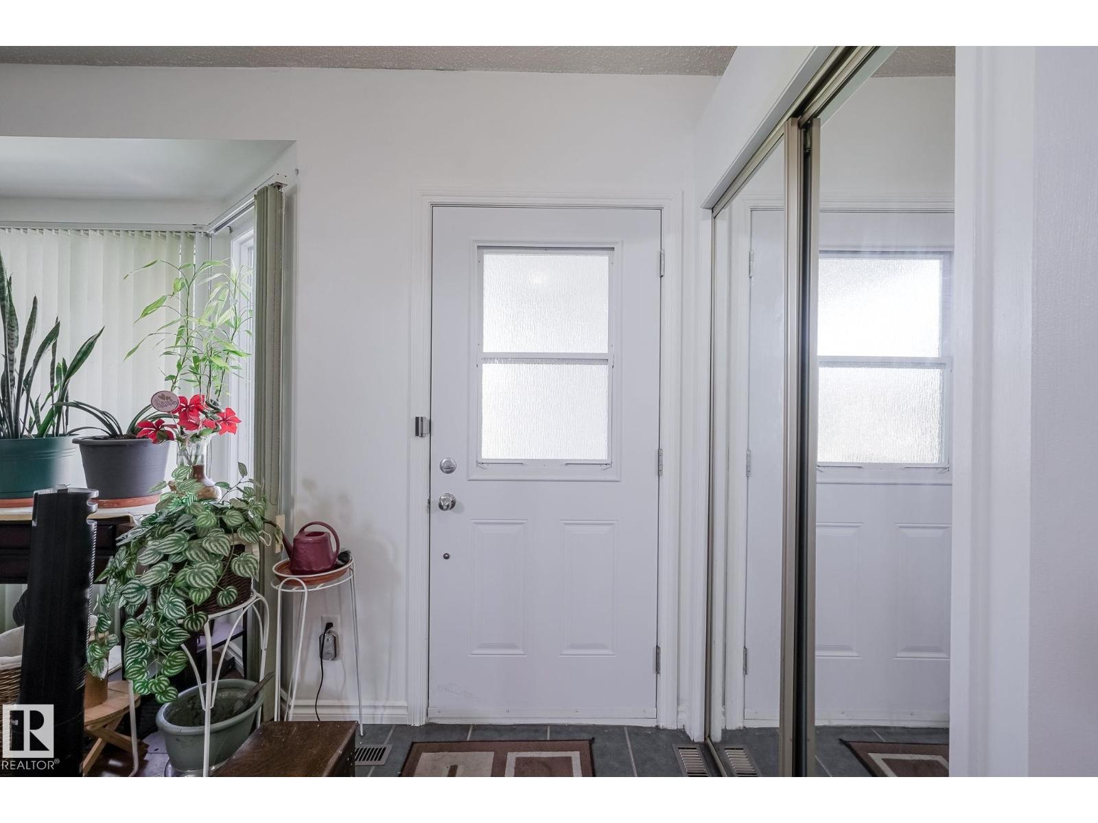 7011 190 ST NW - 7