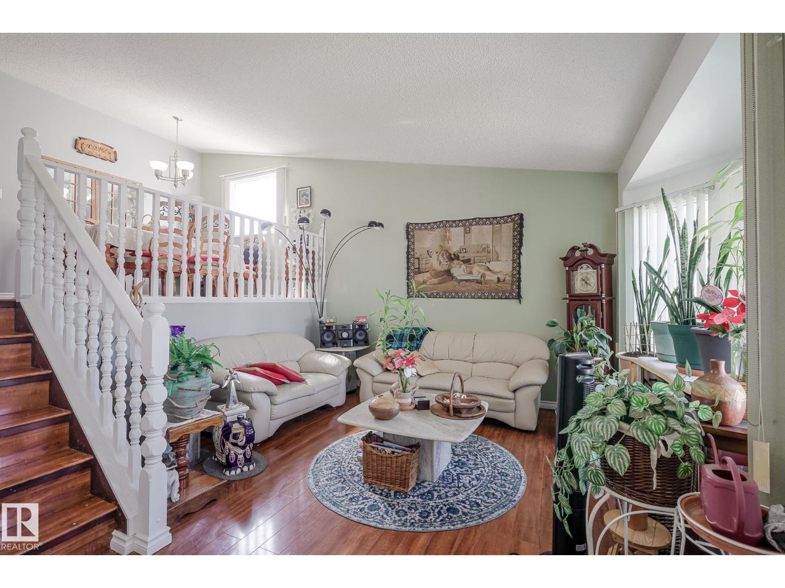7011 190 ST NW - 8