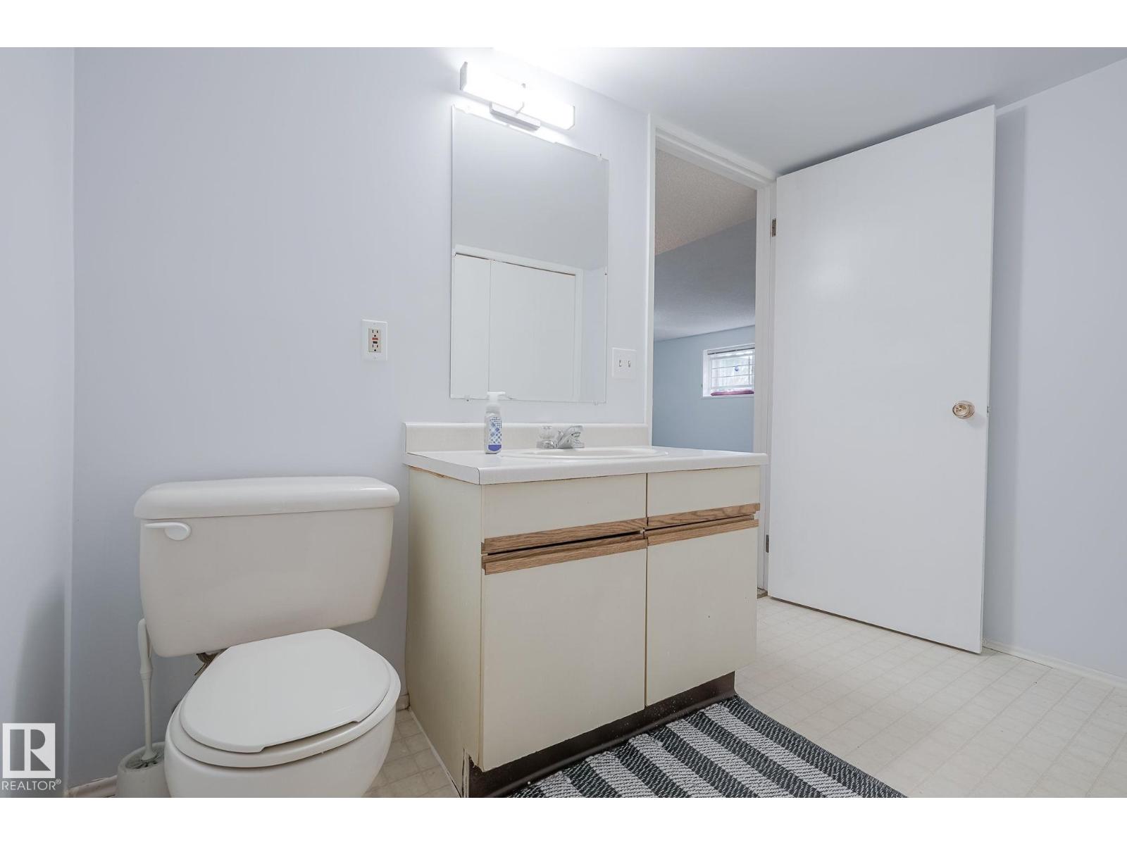 7011 190 ST NW - 43