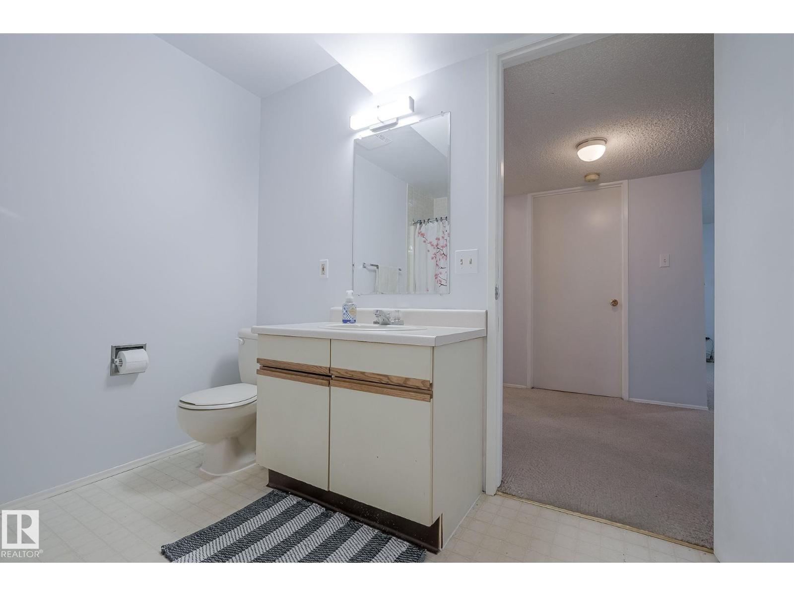 7011 190 ST NW - 44
