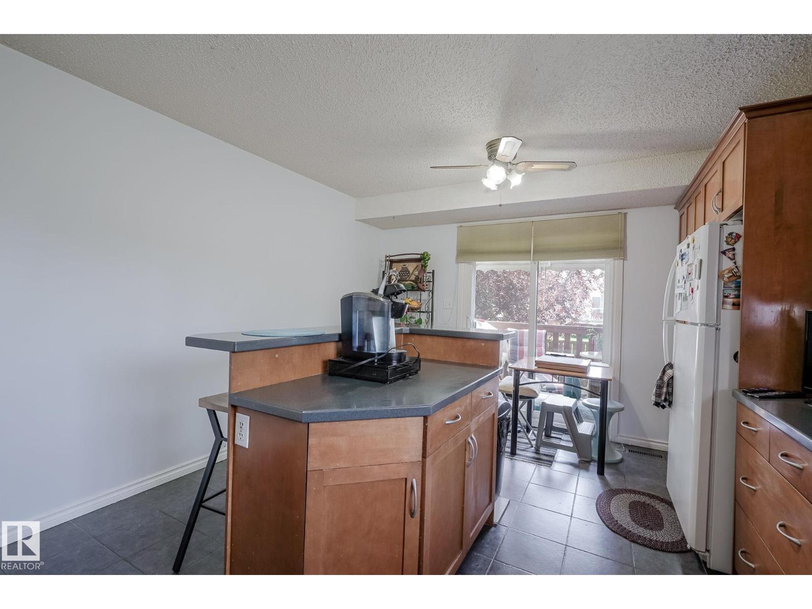 7011 190 ST NW - 19