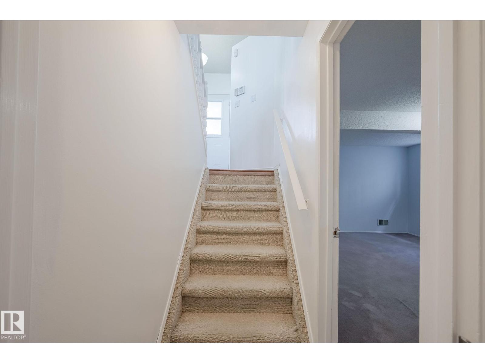 7011 190 ST NW - 33