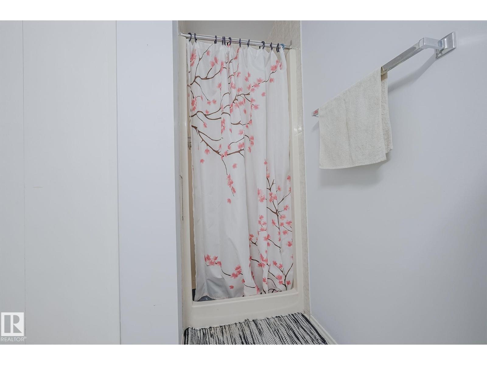 7011 190 ST NW - 45