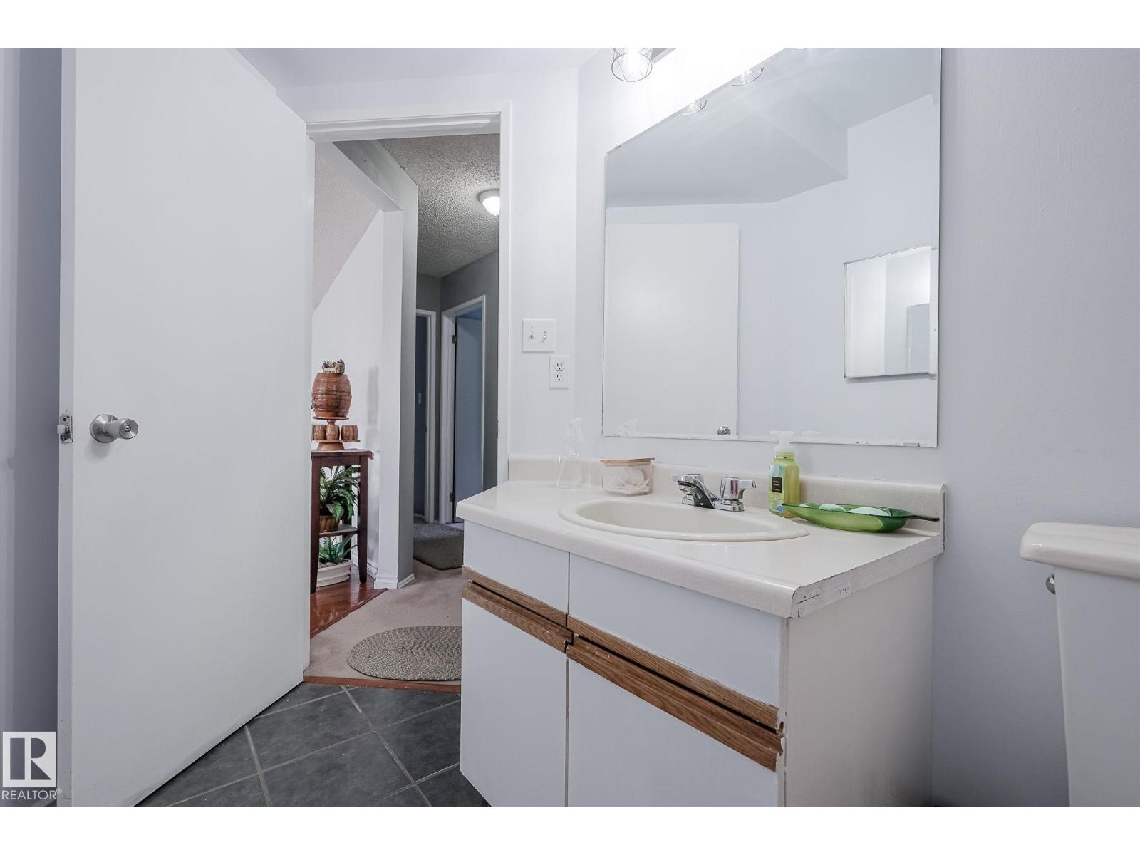 7011 190 ST NW - 31