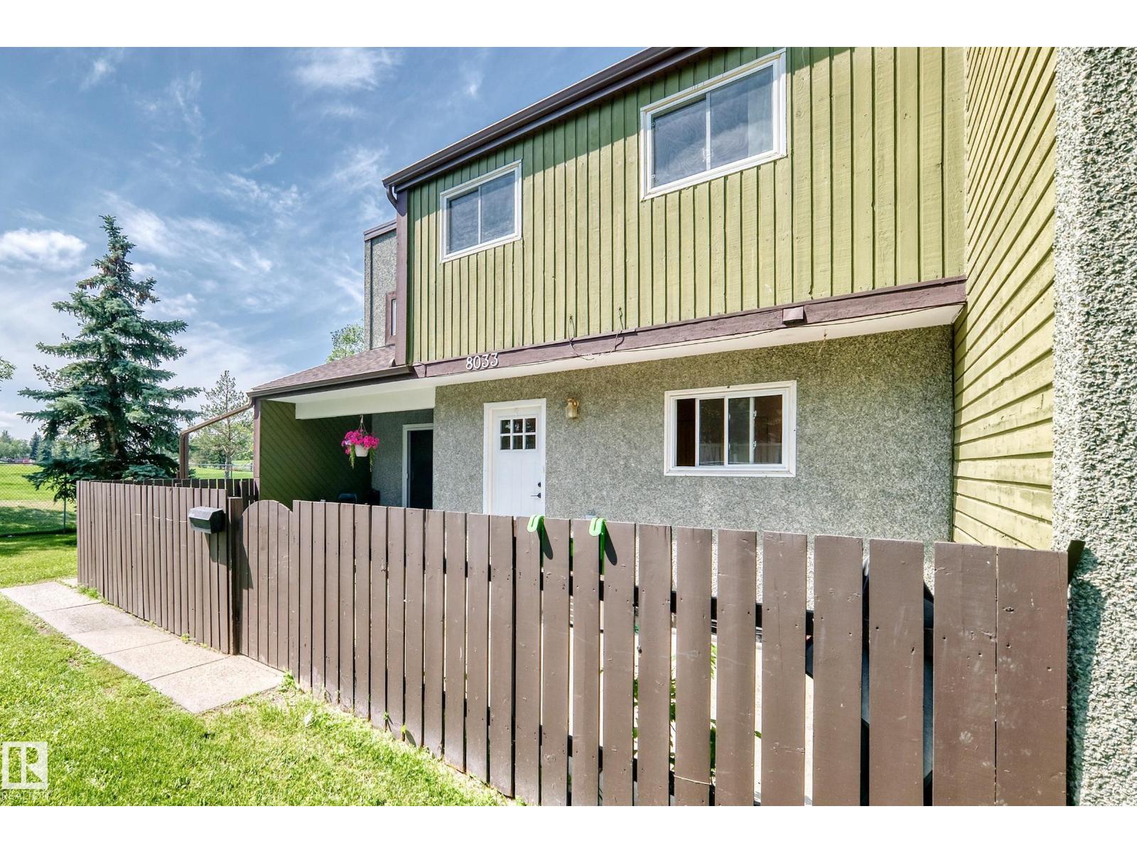 8033 27 AV NW - 2