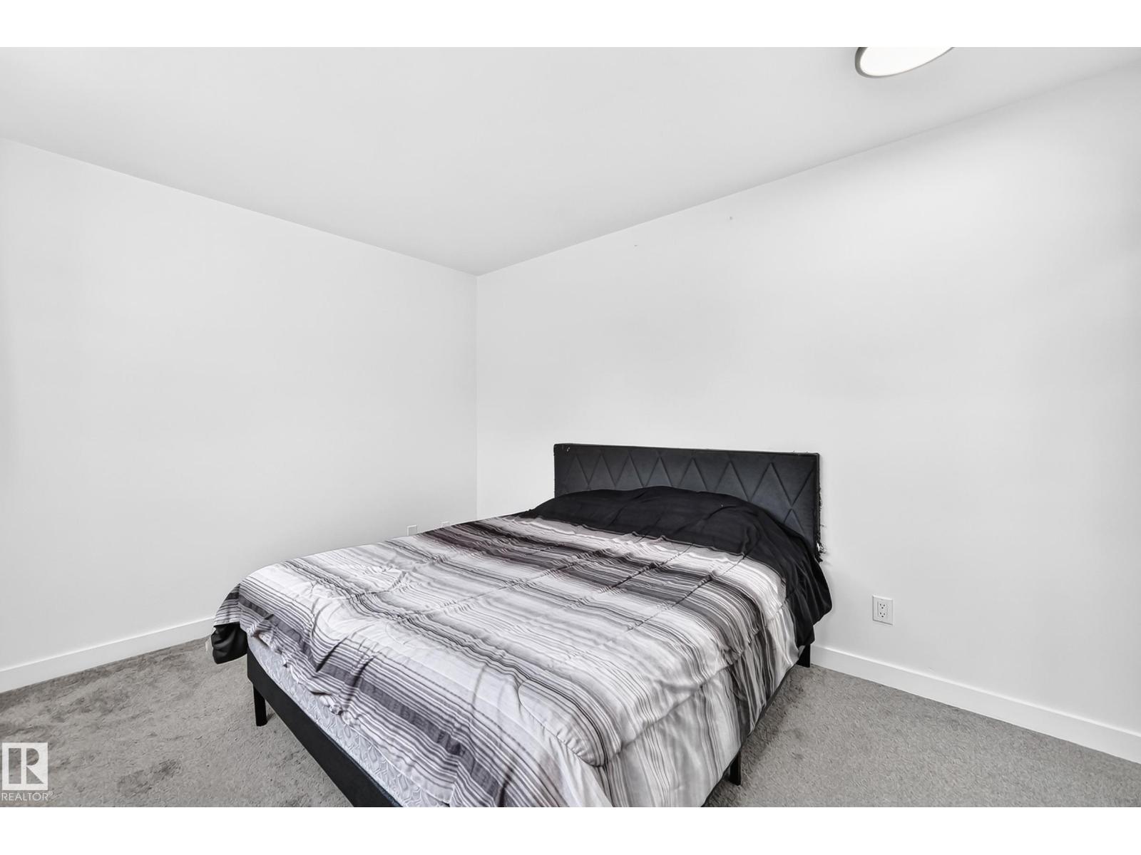 8033 27 AV NW - 23