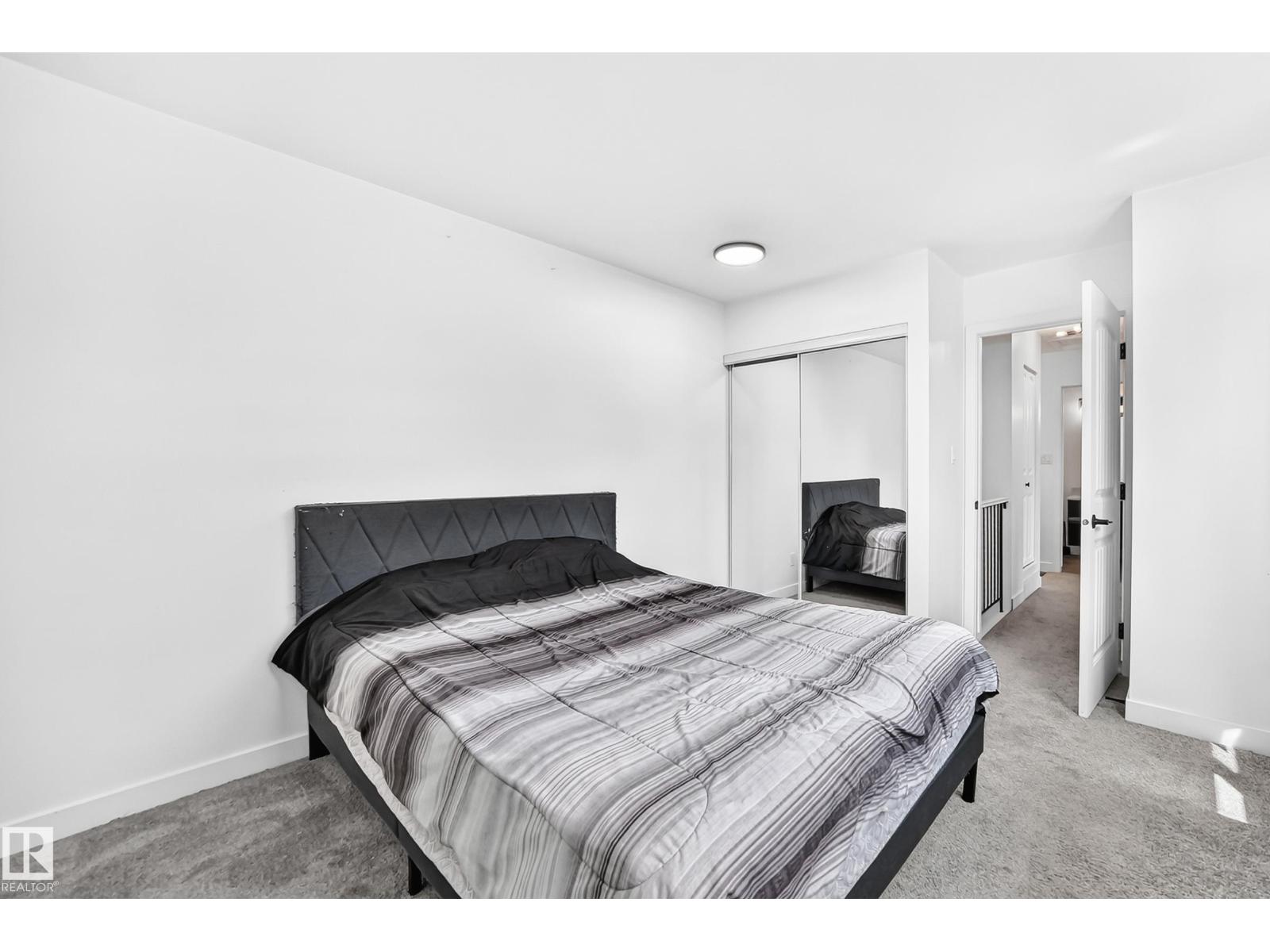 8033 27 AV NW - 26