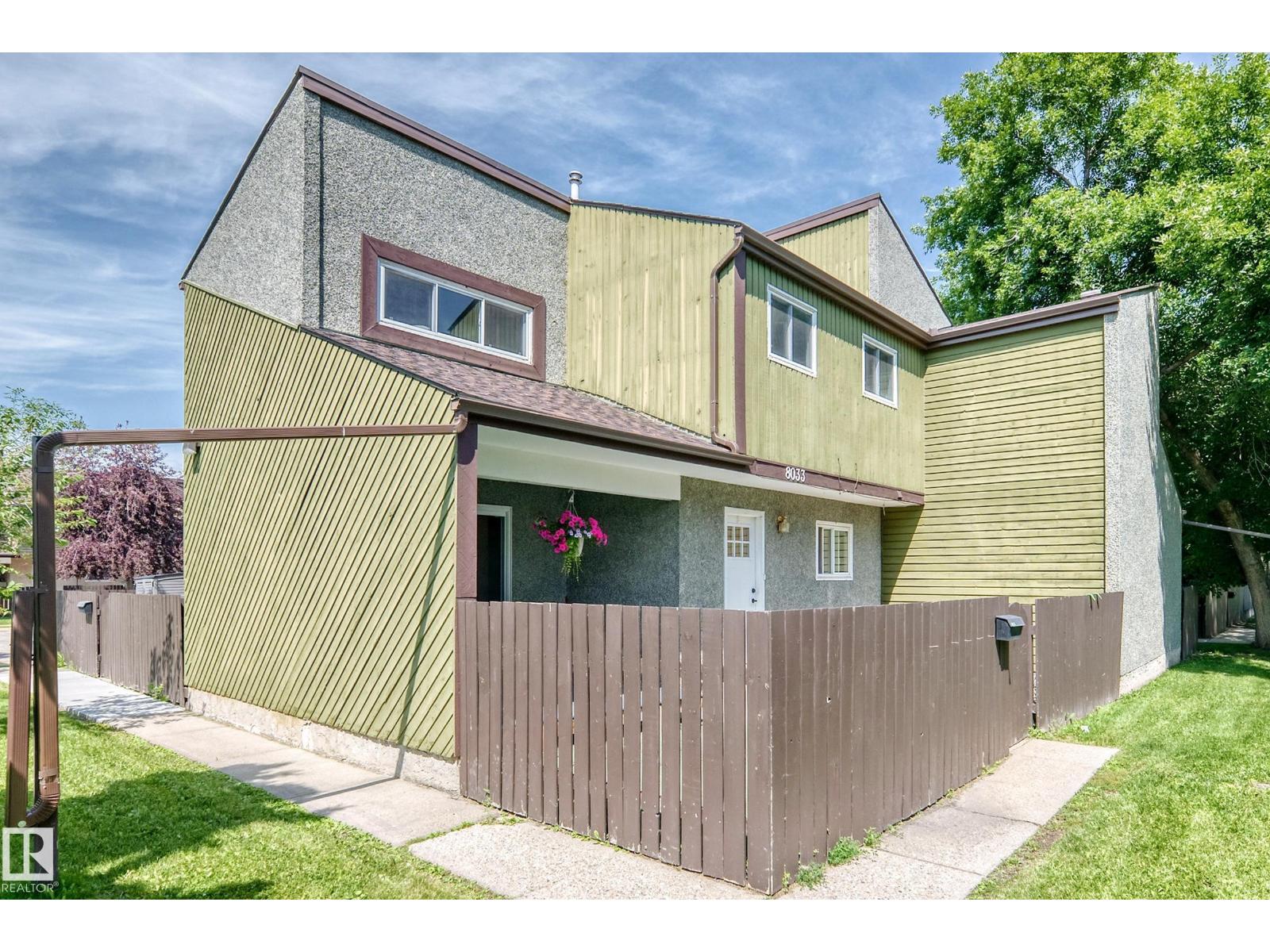 8033 27 AV NW - 3