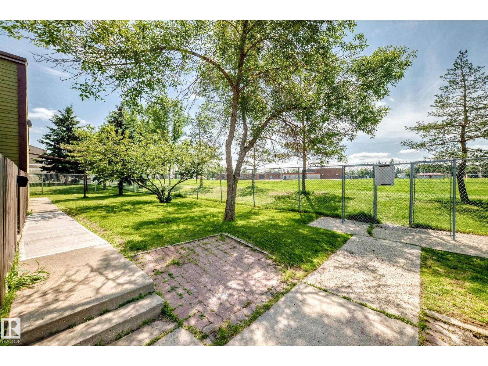 8033 27 AV NW - 40