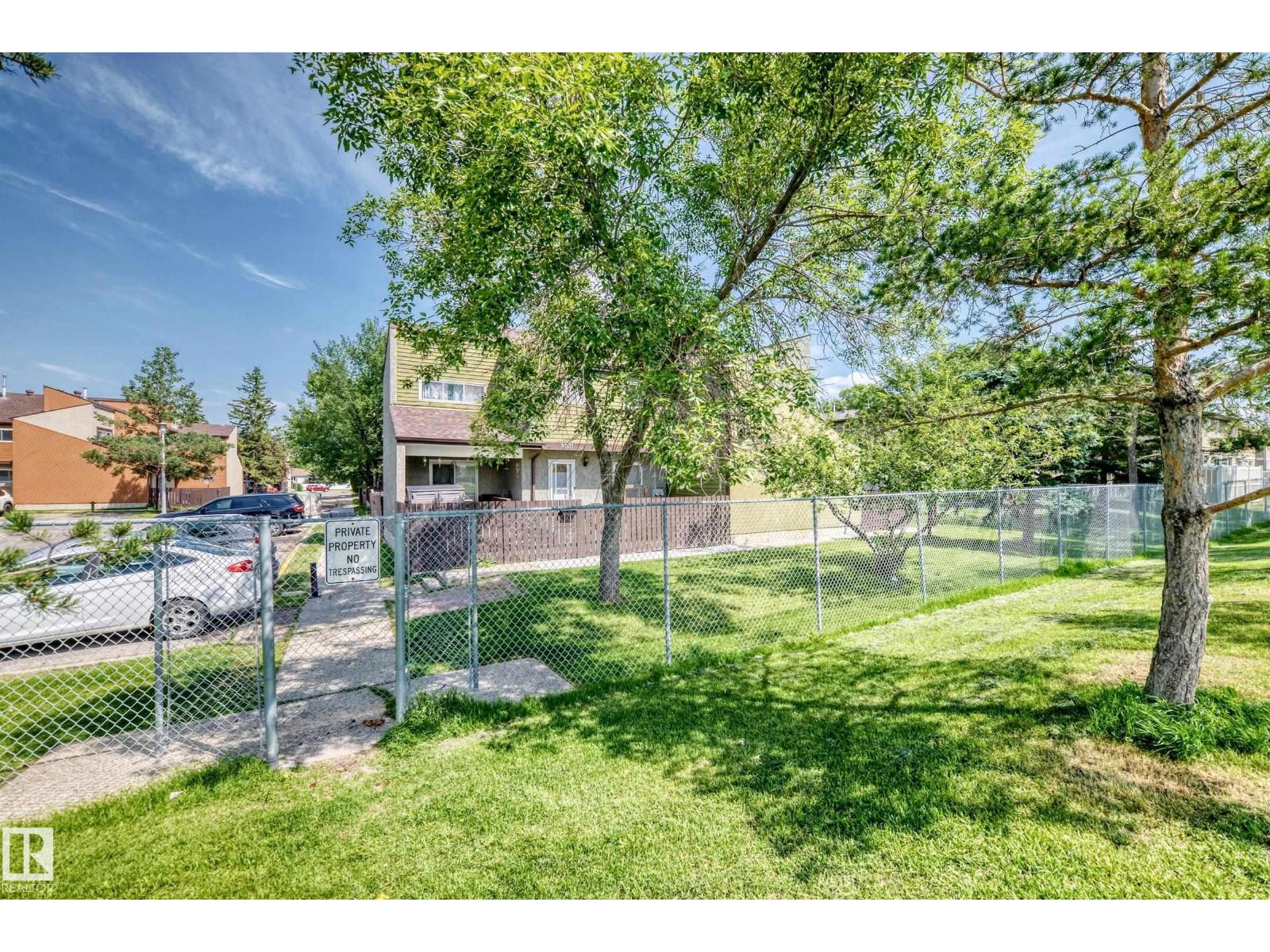 8033 27 AV NW - 41