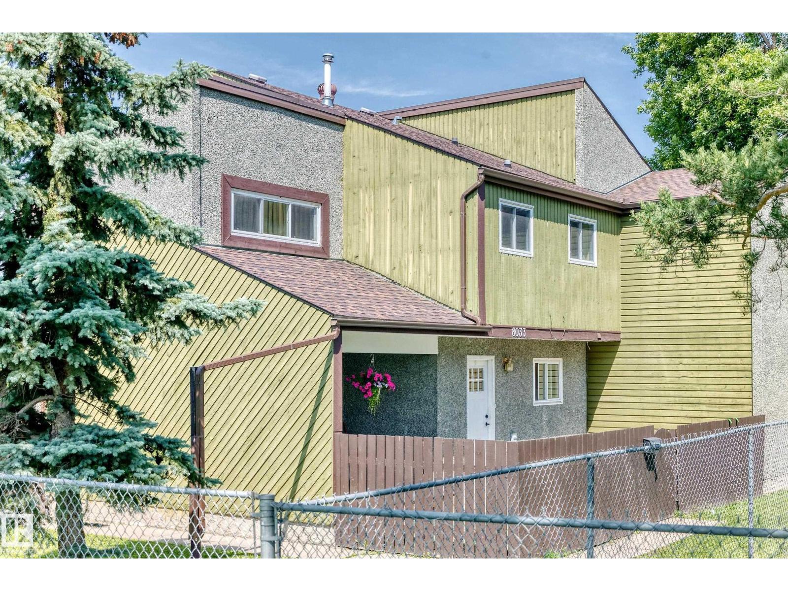 8033 27 AV NW - 43