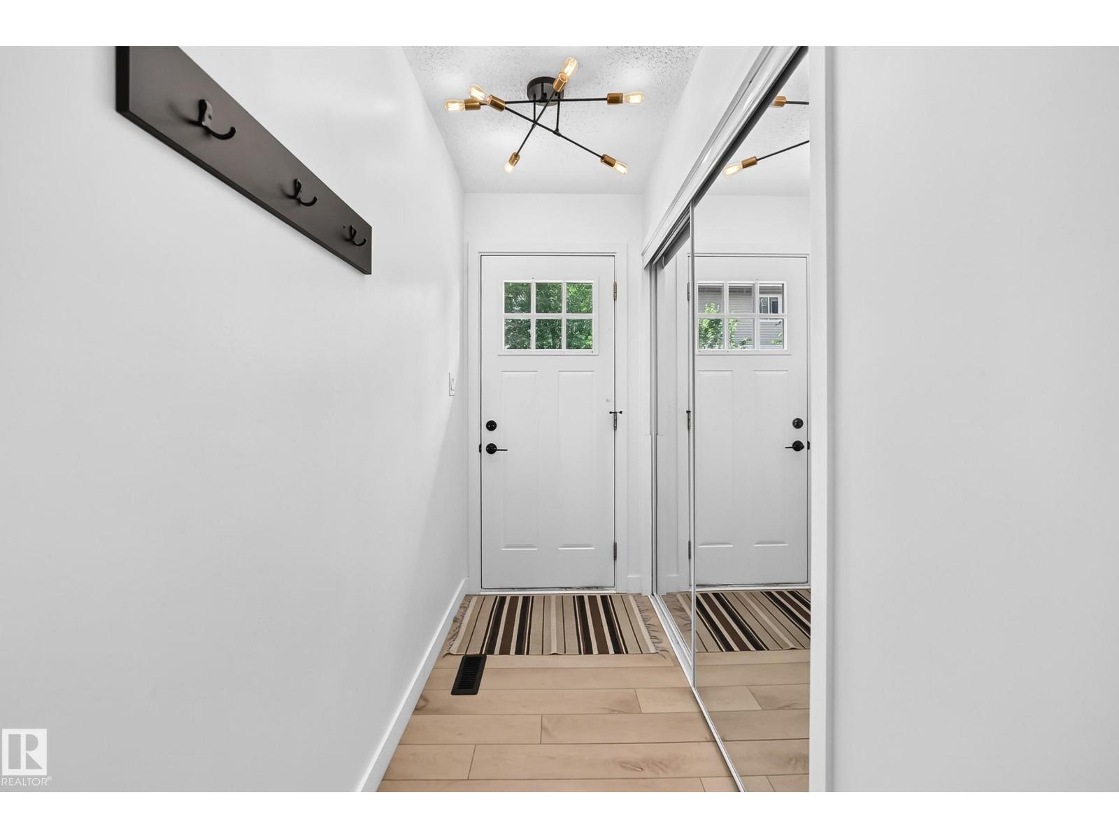 8033 27 AV NW - 5