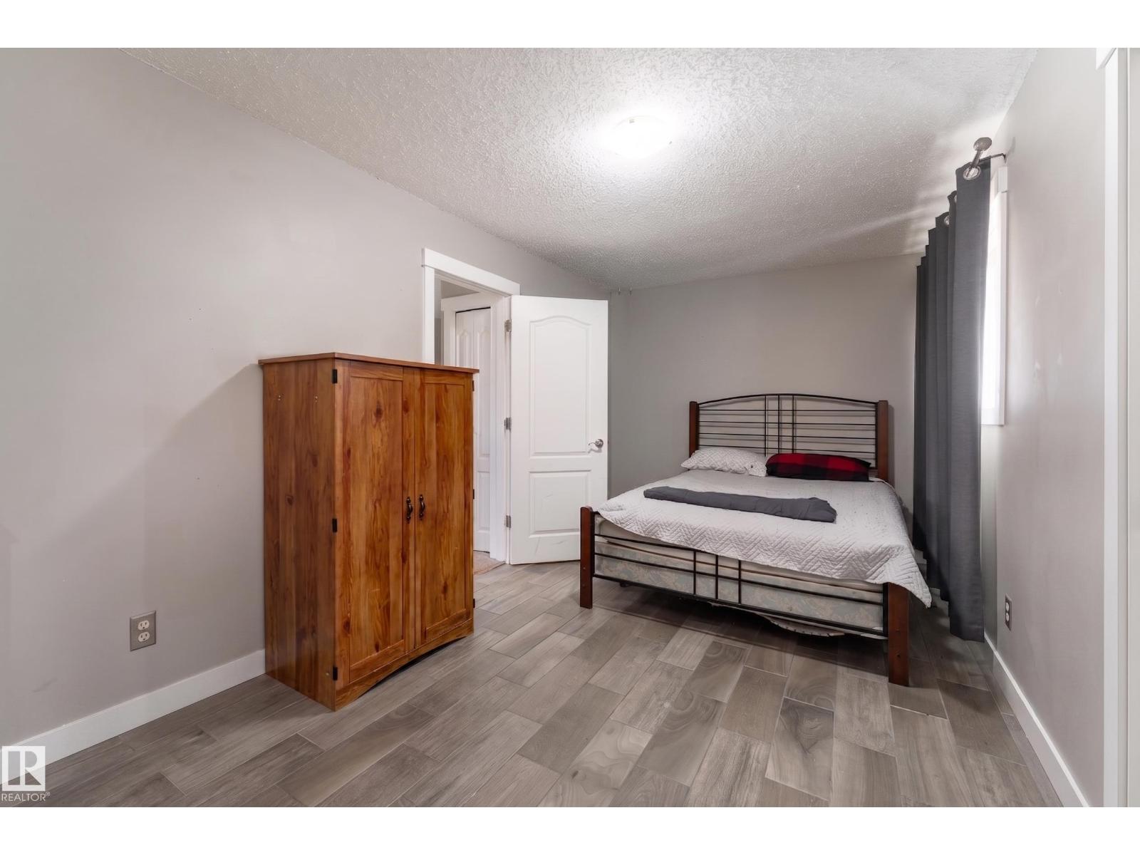 #2 4707 126 AV NW - 15