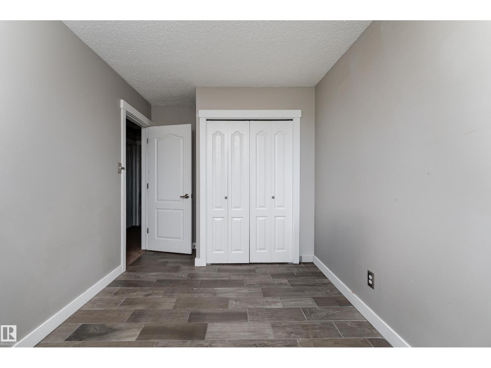 #2 4707 126 AV NW - 18