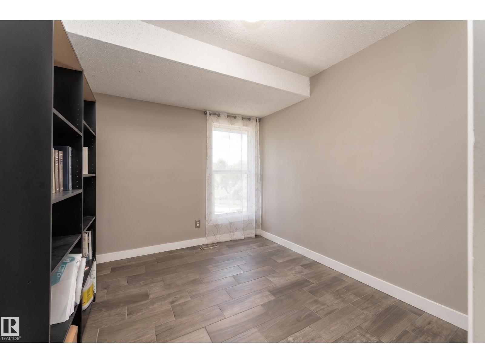 #2 4707 126 AV NW - 19