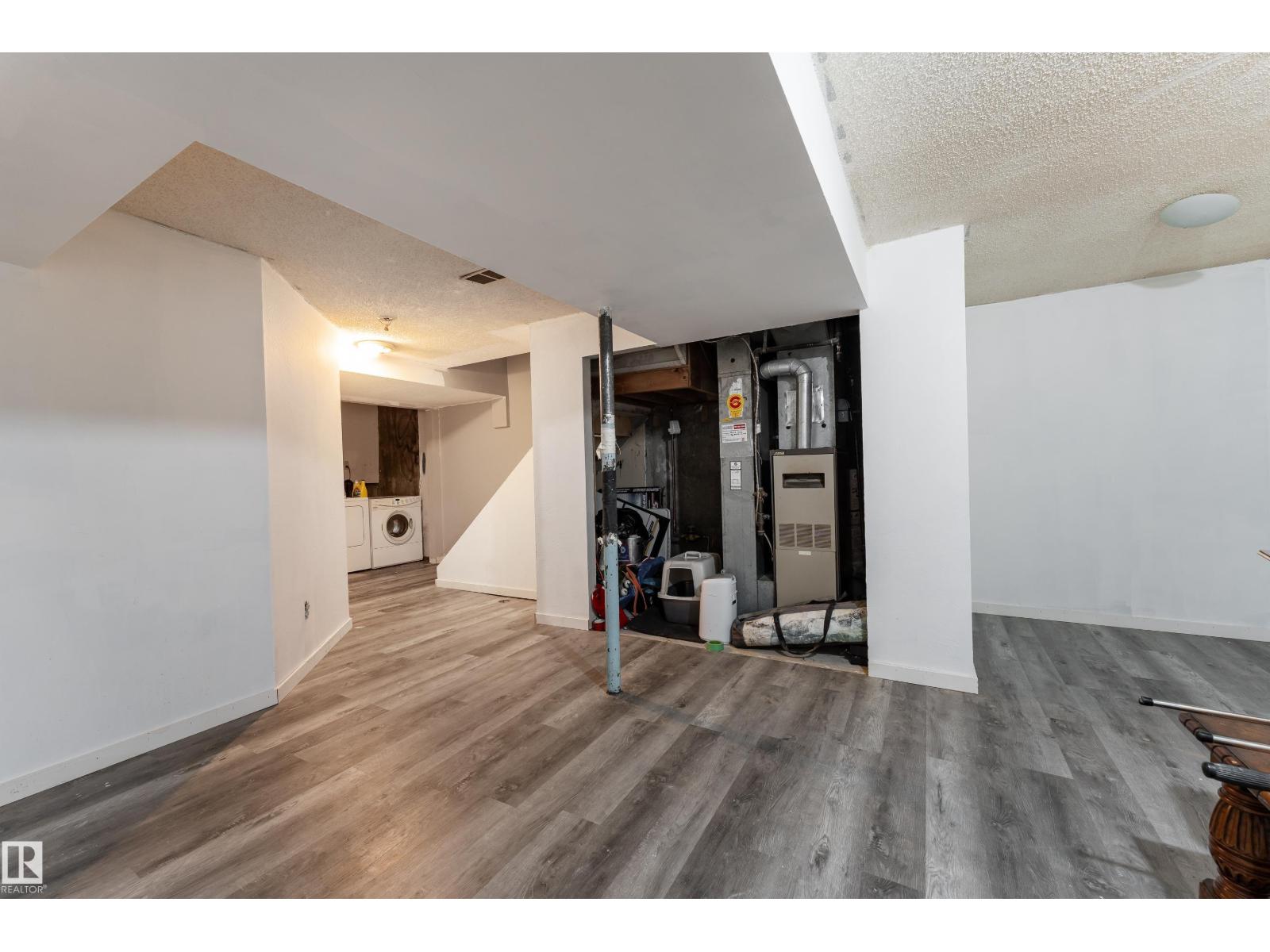 #2 4707 126 AV NW - 22