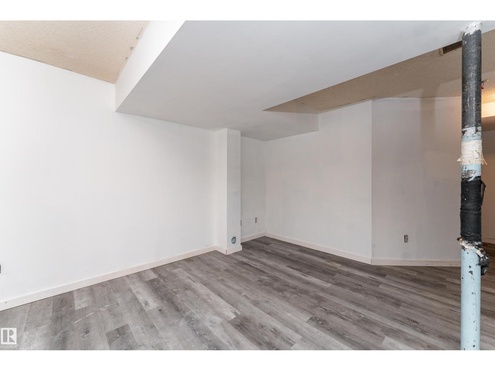 #2 4707 126 AV NW - 24