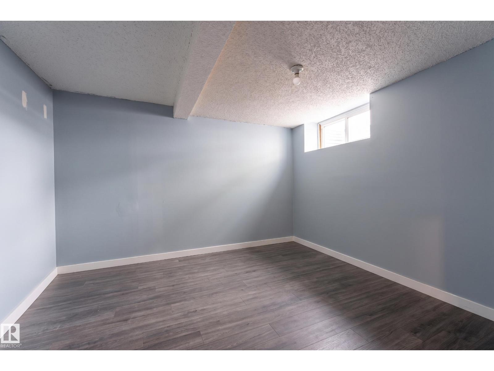 #2 4707 126 AV NW - 25
