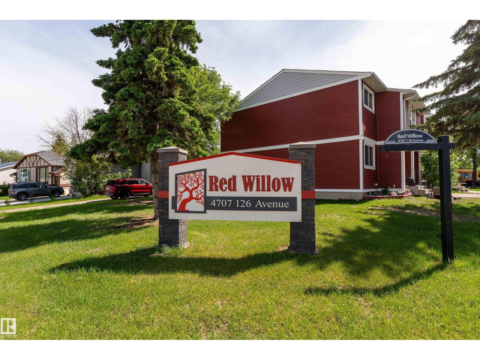 #2 4707 126 AV NW - 28
