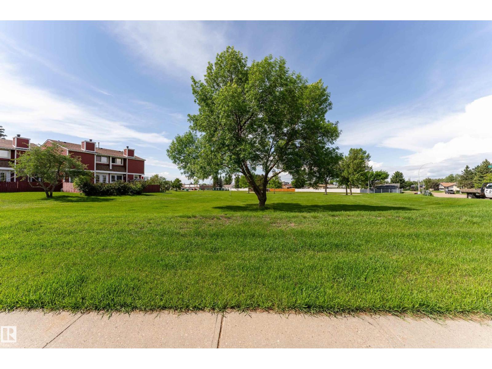 #2 4707 126 AV NW - 29