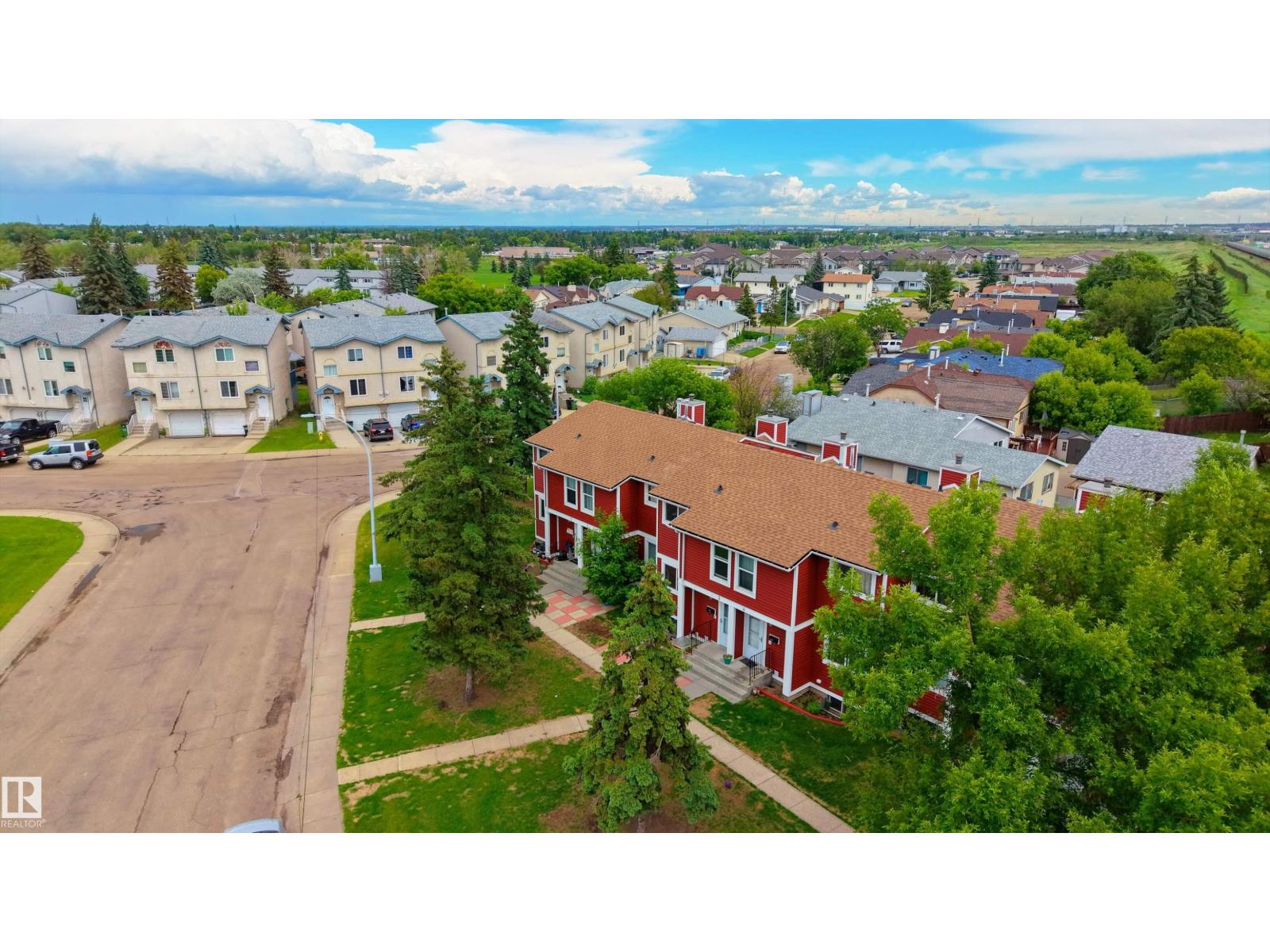 #2 4707 126 AV NW - 32