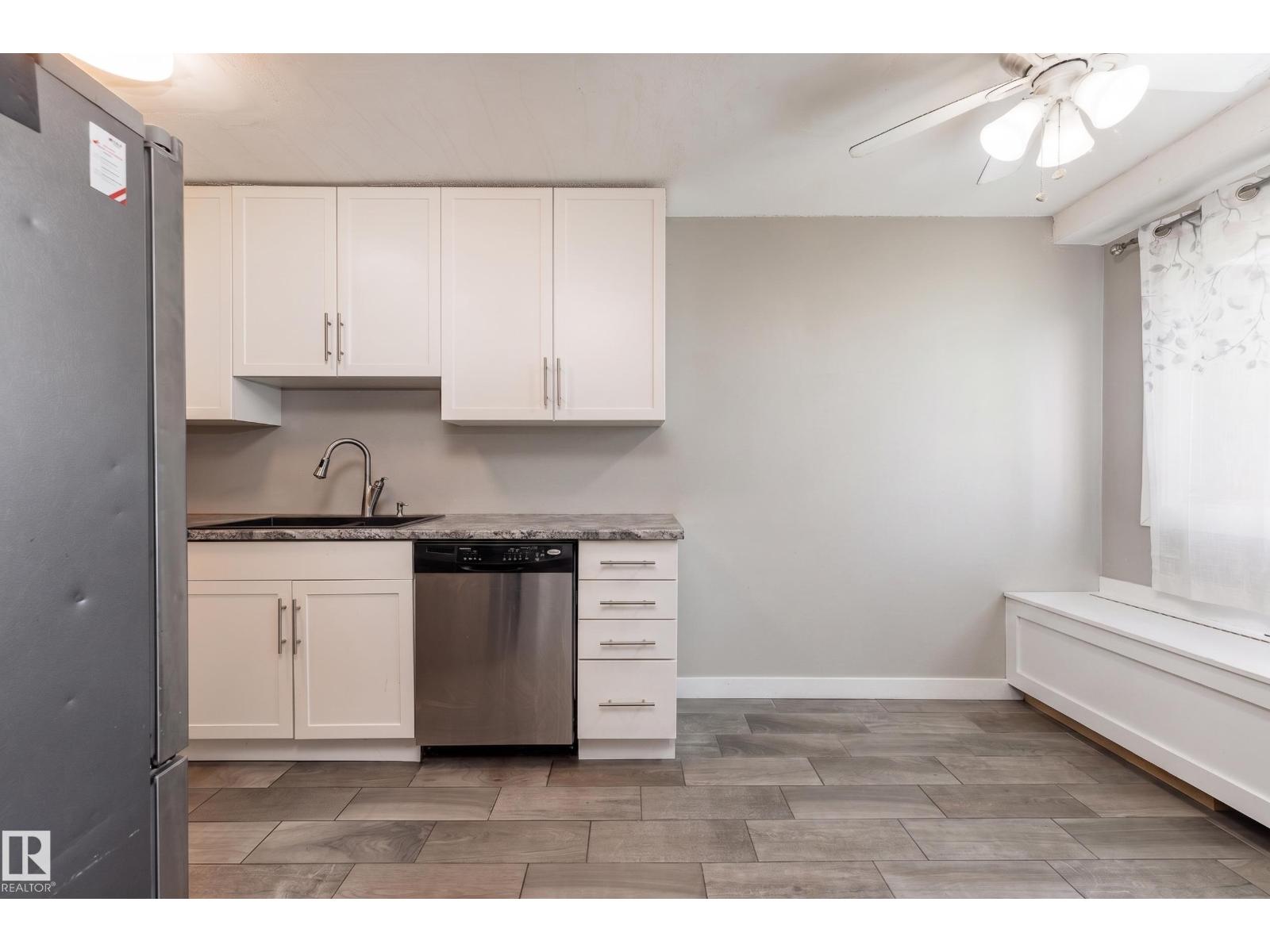 #2 4707 126 AV NW - 9