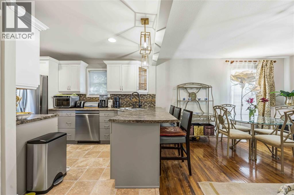 322 COBDEN STREET - 10