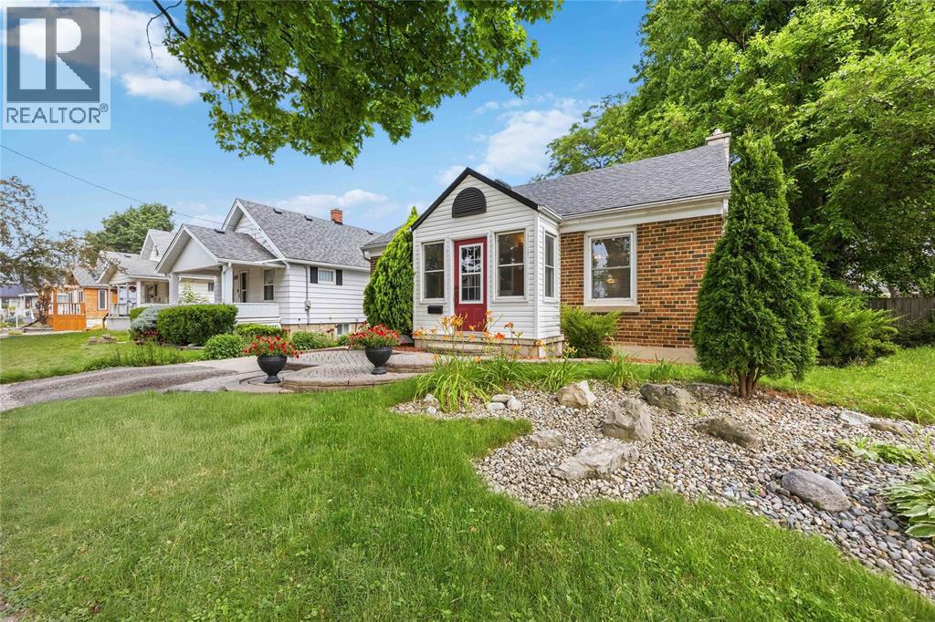 322 COBDEN STREET - 3