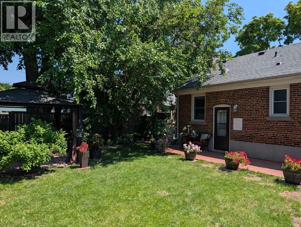 322 COBDEN STREET - 32