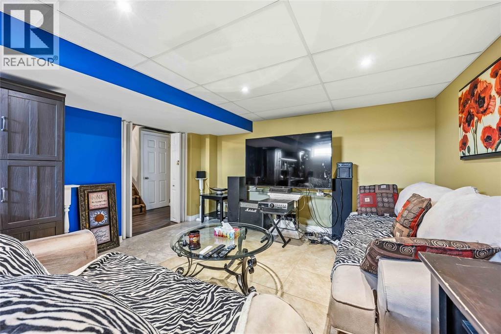 322 COBDEN STREET - 21