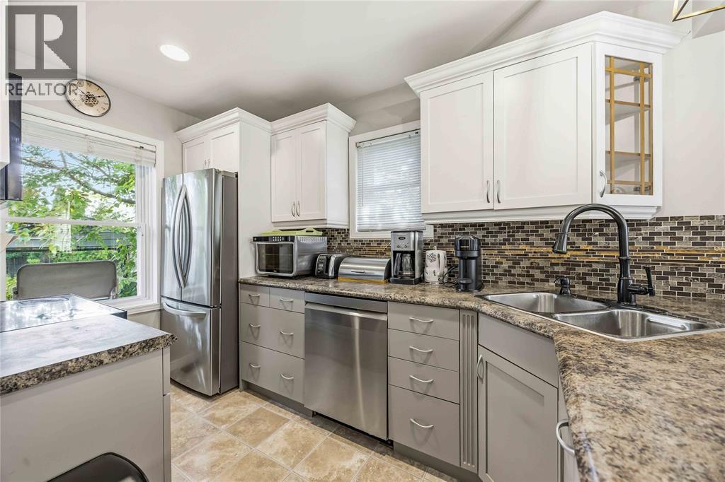 322 COBDEN STREET - 11