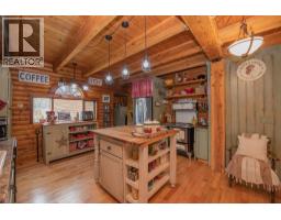 Dining room - 1495 6 Highway, Nakusp, BC V0G1R1 Photo 11