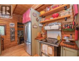 Full bathroom - 1495 6 Highway, Nakusp, BC V0G1R1 Photo 8
