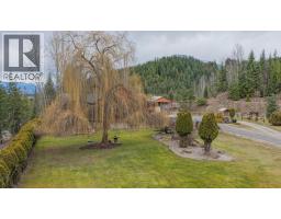 1495 6 Highway, Nakusp, BC V0G1R1 Photo 85